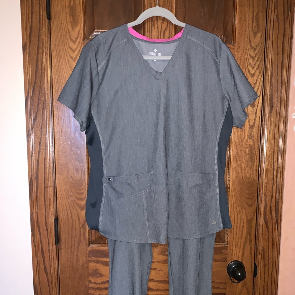Med Couture Grey Scrub Top & Bottom XL